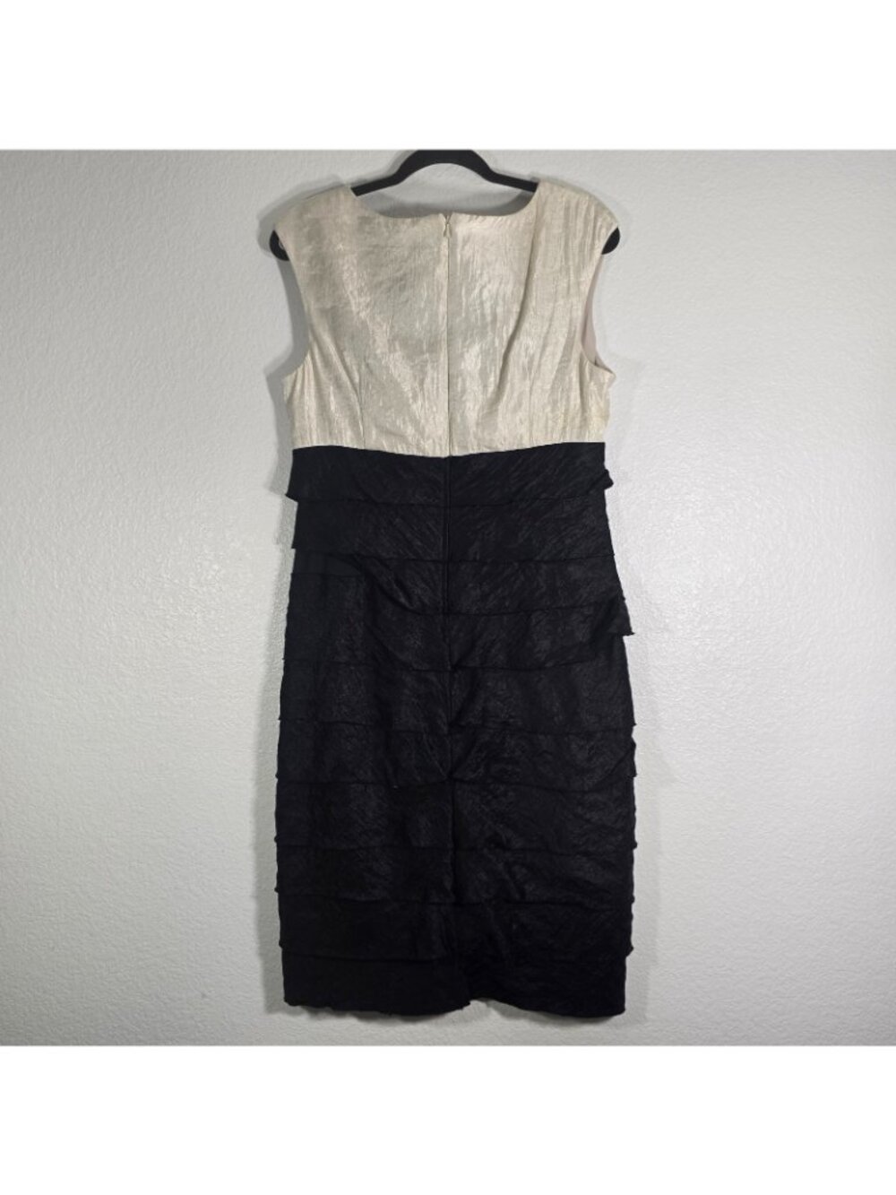 London Times Sheath Dress Women Size 14 Black Tiered Ruffle Cocktail Party - Picture 4 of 8